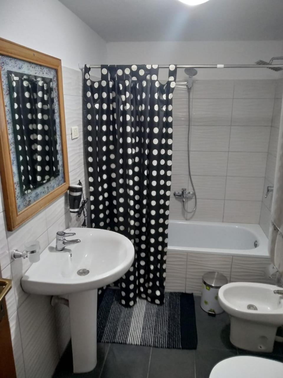 Apartamento Kamu Center Tirana Exterior foto